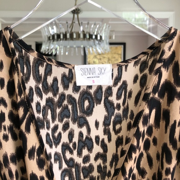 Sienna Sky Dress Ruffle Shoulder Leopard Midi S - Picture 10 of 12